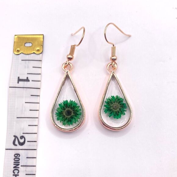 Women’s Rose gold tone Dried Flower Resin Dangle Earrings - Picture 4 of 4